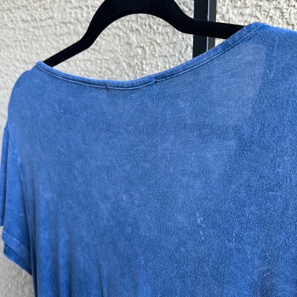 Harlow & Graham Twist Front T-Shirt - Picture 7 of 11